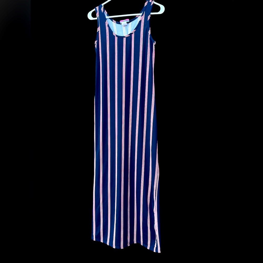 Discreet Size Medium Fitted Maxi Sleeveless Dress